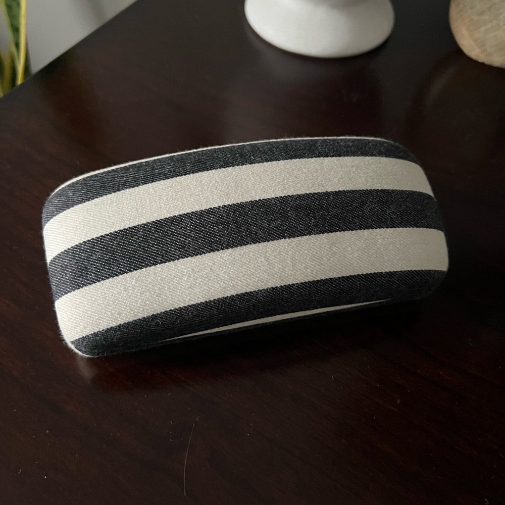 Madewell sunglasses case